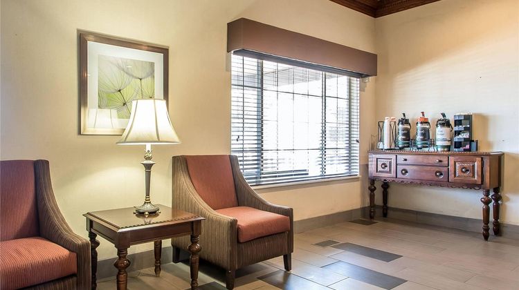 Quality Inn & Suites Lobby