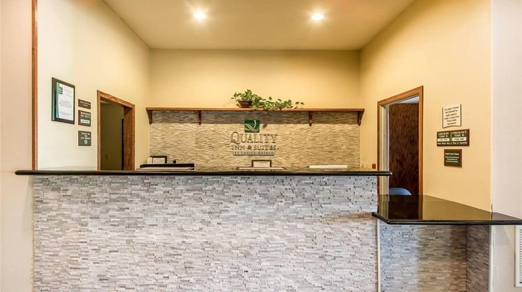 Quality Inn & Suites Lobby