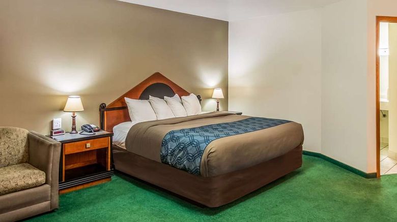 <b>Econo Lodge Waupaca Room</b>. Images powered by <a href="https://iceportal.shijigroup.com/" title="IcePortal" target="_blank">IcePortal</a>.