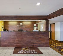 Quality Inn Belmont Lobby