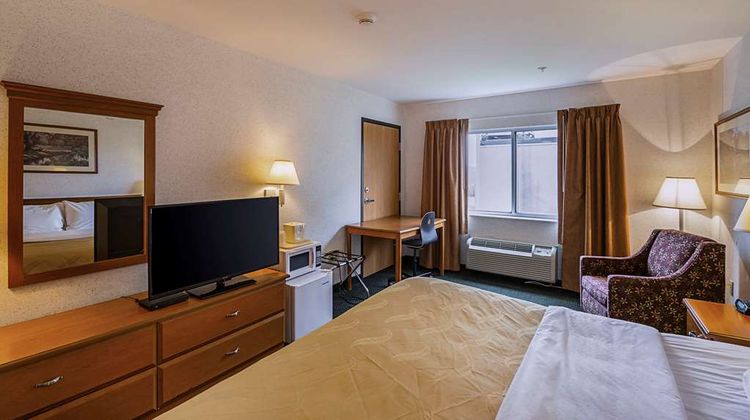 Quality Inn Belmont Room