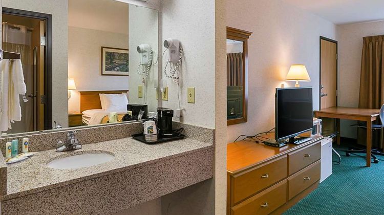 Quality Inn Belmont Room