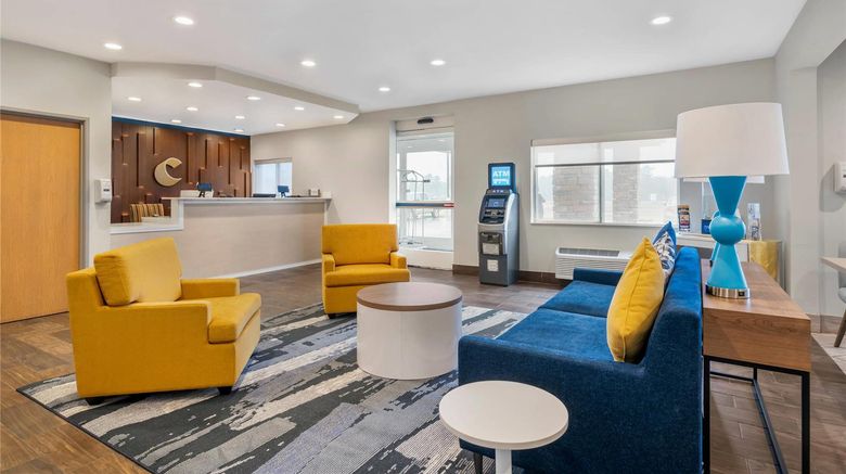 <b>Quality Inn & Suites Wisconsin Dells Lobby</b>. Images powered by <a href="https://iceportal.shijigroup.com/" title="IcePortal" target="_blank">IcePortal</a>.