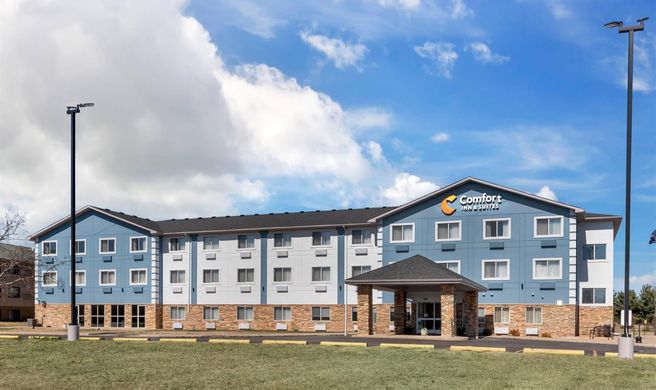 Comfort Inn & Suites Wisconsin Dells Exterior