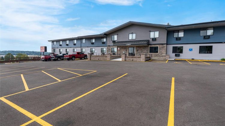 Econo Lodge Exterior