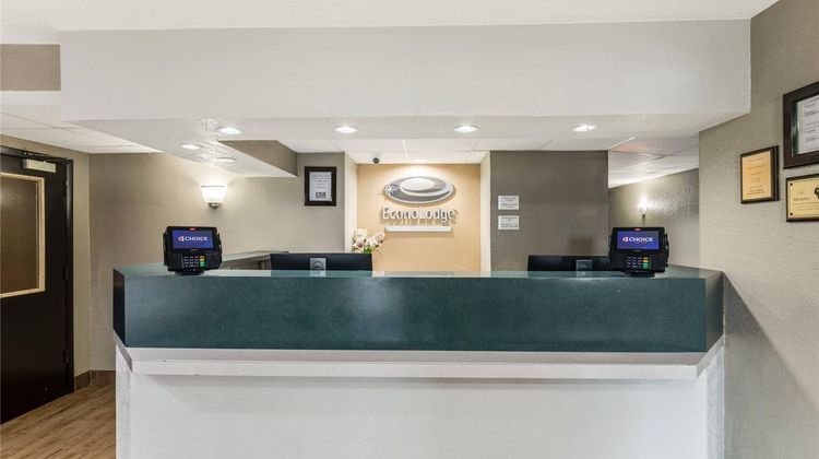 Econo Lodge Lobby