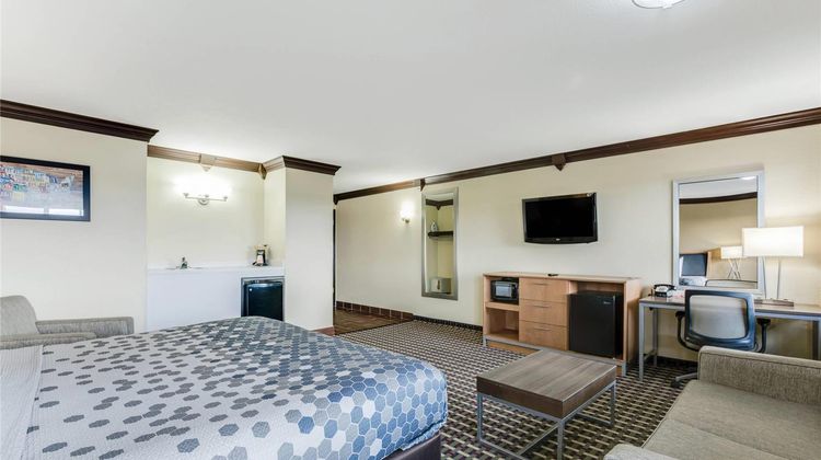 Econo Lodge Suite