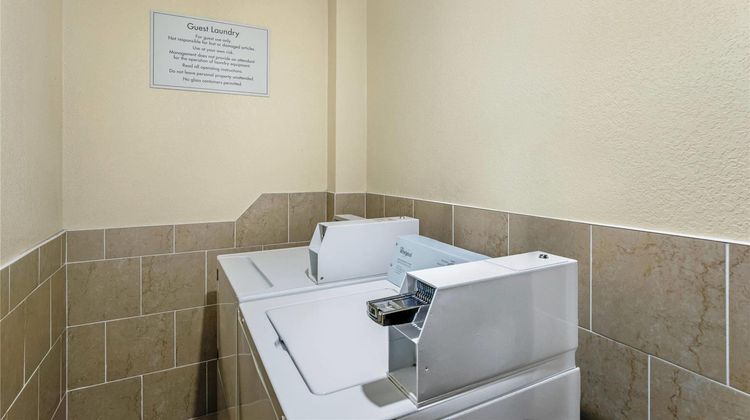 Econo Lodge Other