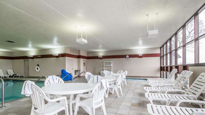 <b>Comfort Inn & Suites Madison East Pool</b>. Images powered by <a href="https://iceportal.shijigroup.com/" title="IcePortal" target="_blank">IcePortal</a>.