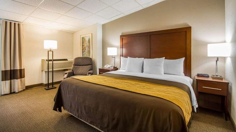 <b>Comfort Inn & Suites Madison East Room</b>. Images powered by <a href="https://iceportal.shijigroup.com/" title="IcePortal" target="_blank">IcePortal</a>.