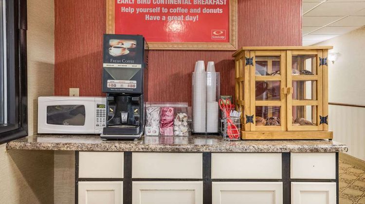 Econo Lodge Airport Restaurant