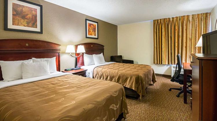 Quality Inn Fairmont Room