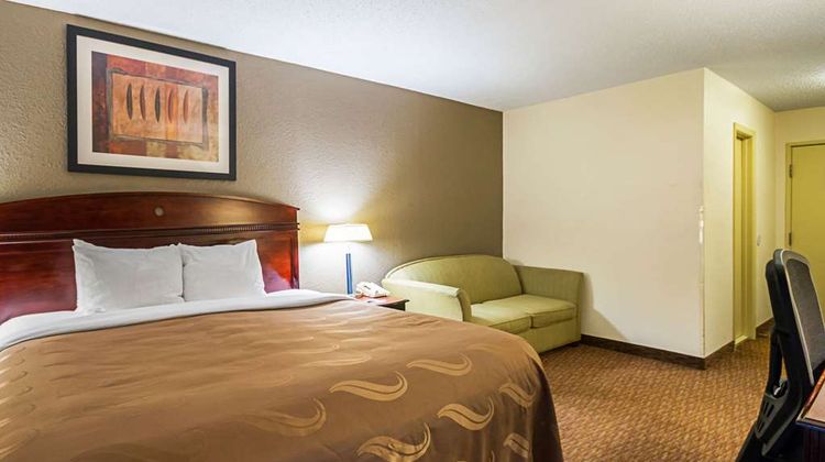 Quality Inn Fairmont Room