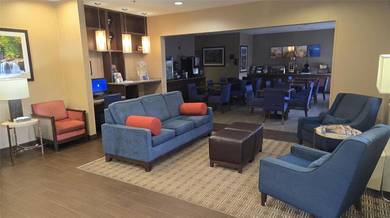 <b>Comfort Inn Lobby</b>. Images powered by <a href="https://iceportal.shijigroup.com/" title="IcePortal" target="_blank">IcePortal</a>.