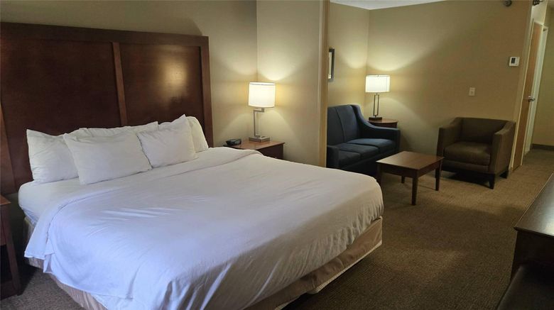 <b>Comfort Inn Suite</b>. Images powered by <a href="https://iceportal.shijigroup.com/" title="IcePortal" target="_blank">IcePortal</a>.