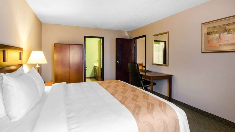 <b>Quality Inn Summersville Suite</b>. Images powered by <a href="https://iceportal.shijigroup.com/" title="IcePortal" target="_blank">IcePortal</a>.