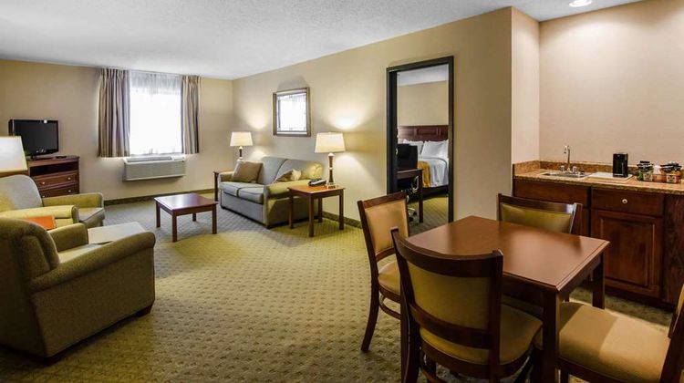 Quality Inn Summersville Suite