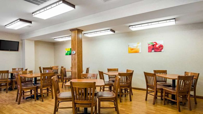 <b>Quality Inn Summersville Restaurant</b>. Images powered by <a href="https://iceportal.shijigroup.com/" title="IcePortal" target="_blank">IcePortal</a>.