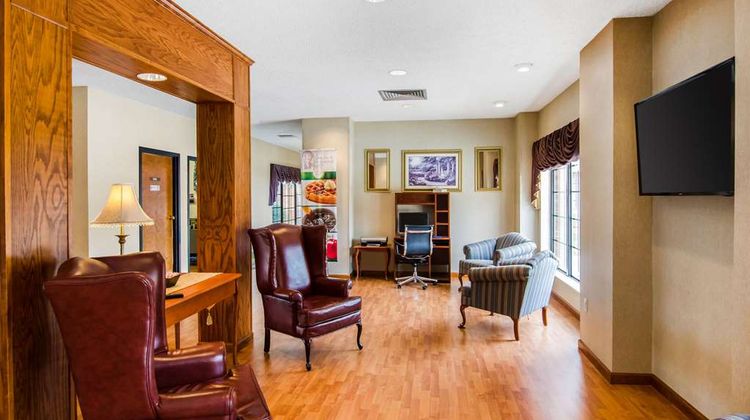 Quality Inn Summersville Lobby