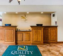 Quality Inn Summersville Lobby