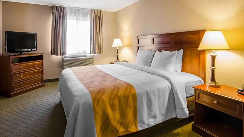 <b>Quality Inn Summersville Suite</b>. Images powered by <a href="https://iceportal.shijigroup.com/" title="IcePortal" target="_blank">IcePortal</a>.