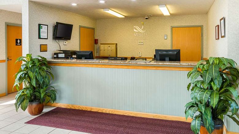 <b>Quality Inn Weston Lobby</b>. Images powered by <a href="https://iceportal.shijigroup.com/" title="IcePortal" target="_blank">IcePortal</a>.