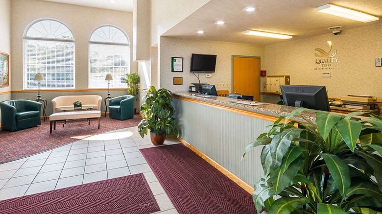 <b>Quality Inn Weston Lobby</b>. Images powered by <a href="https://iceportal.shijigroup.com/" title="IcePortal" target="_blank">IcePortal</a>.