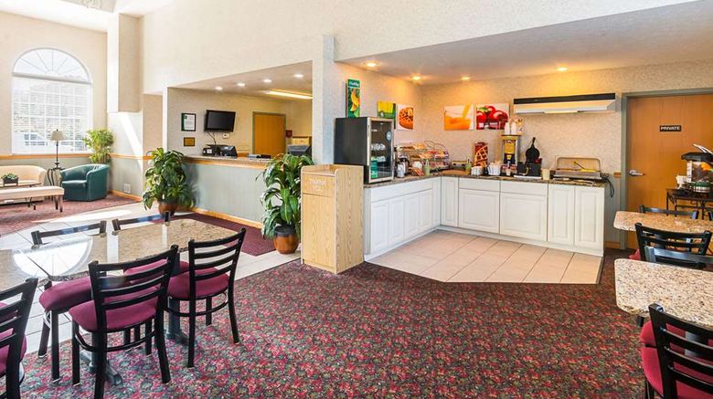 <b>Quality Inn Weston Restaurant</b>. Images powered by <a href="https://iceportal.shijigroup.com/" title="IcePortal" target="_blank">IcePortal</a>.