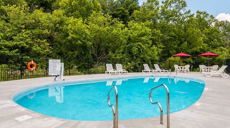 <b>Quality Inn Weston Pool</b>. Images powered by <a href="https://iceportal.shijigroup.com/" title="IcePortal" target="_blank">IcePortal</a>.