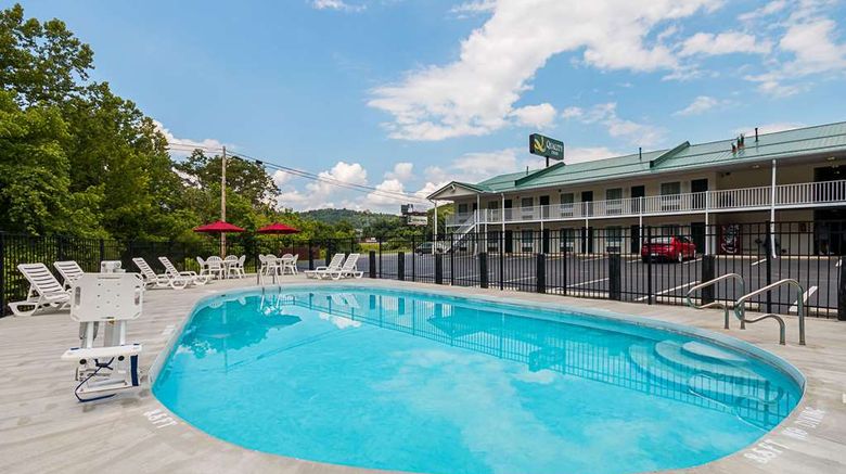 <b>Quality Inn Weston Pool</b>. Images powered by <a href="https://iceportal.shijigroup.com/" title="IcePortal" target="_blank">IcePortal</a>.