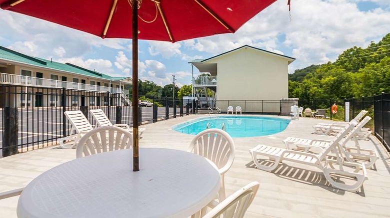 <b>Quality Inn Weston Pool</b>. Images powered by <a href="https://iceportal.shijigroup.com/" title="IcePortal" target="_blank">IcePortal</a>.