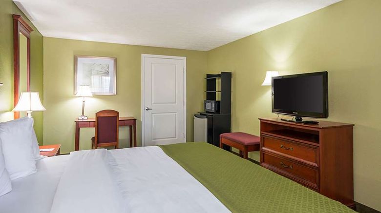 <b>Quality Inn Weston Room</b>. Images powered by <a href="https://iceportal.shijigroup.com/" title="IcePortal" target="_blank">IcePortal</a>.