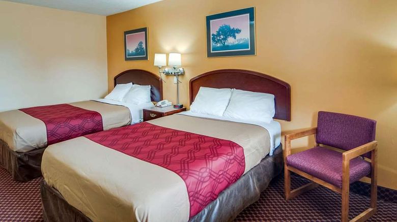<b>Econo Lodge Room</b>. Images powered by <a href="https://iceportal.shijigroup.com/" title="IcePortal" target="_blank">IcePortal</a>.