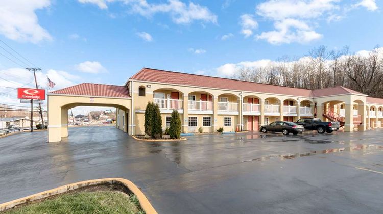 Econo Lodge Huntington Exterior