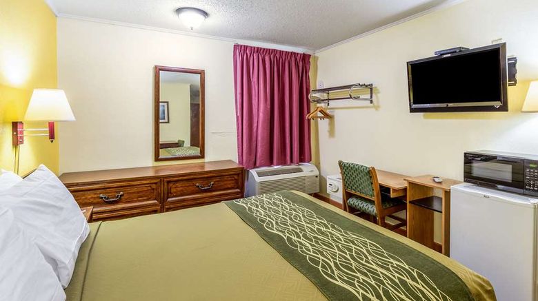 <b>Econo Lodge Morgantown Room</b>. Images powered by <a href="https://iceportal.shijigroup.com/" title="IcePortal" target="_blank">IcePortal</a>.