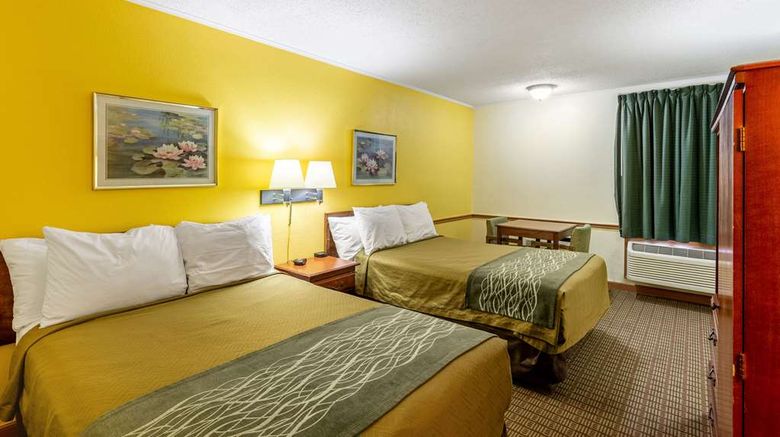 <b>Econo Lodge Morgantown Room</b>. Images powered by <a href="https://iceportal.shijigroup.com/" title="IcePortal" target="_blank">IcePortal</a>.