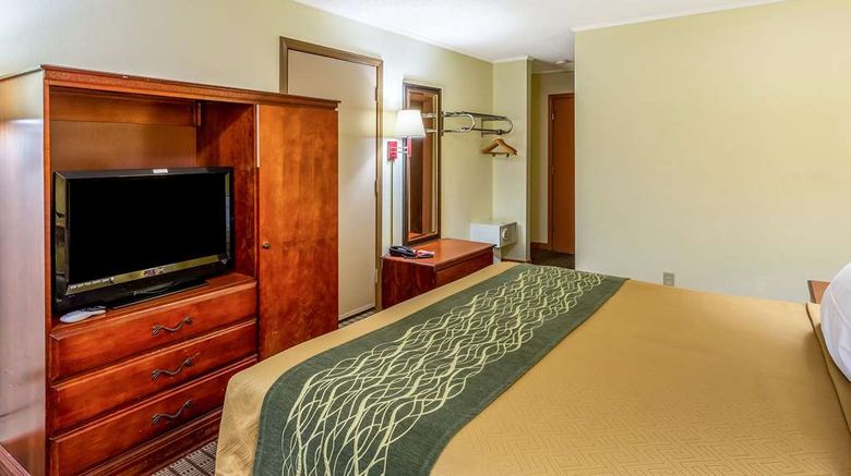 <b>Econo Lodge Morgantown Room</b>. Images powered by <a href="https://iceportal.shijigroup.com/" title="IcePortal" target="_blank">IcePortal</a>.