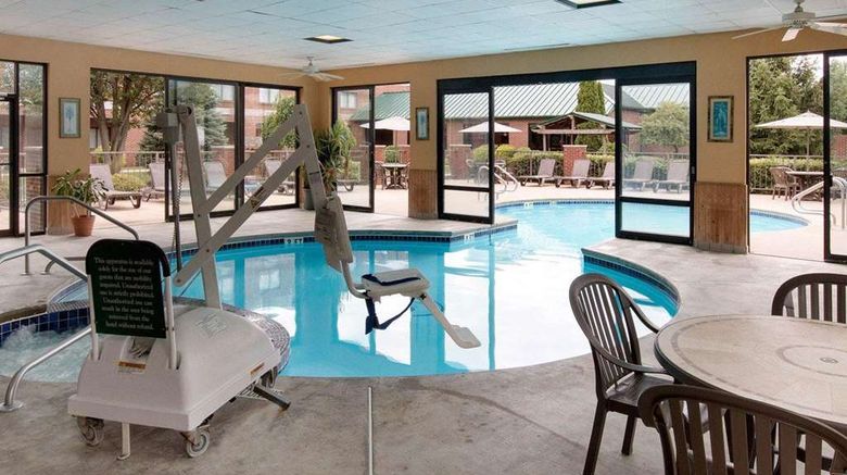<b>Comfort Suites Parkersburg South Pool</b>. Images powered by <a href="https://iceportal.shijigroup.com/" title="IcePortal" target="_blank">IcePortal</a>.