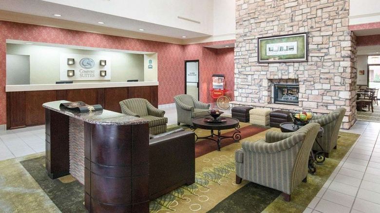 <b>Comfort Suites Parkersburg South Lobby</b>. Images powered by <a href="https://iceportal.shijigroup.com/" title="IcePortal" target="_blank">IcePortal</a>.