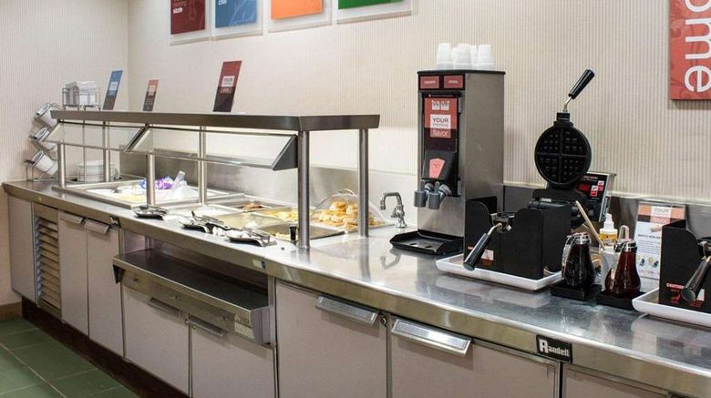 <b>Comfort Suites Parkersburg South Restaurant</b>. Images powered by <a href="https://iceportal.shijigroup.com/" title="IcePortal" target="_blank">IcePortal</a>.