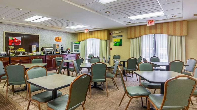<b>Quality Inn & Suites Kearneysville Restaurant</b>. Images powered by <a href="https://iceportal.shijigroup.com/" title="IcePortal" target="_blank">IcePortal</a>.