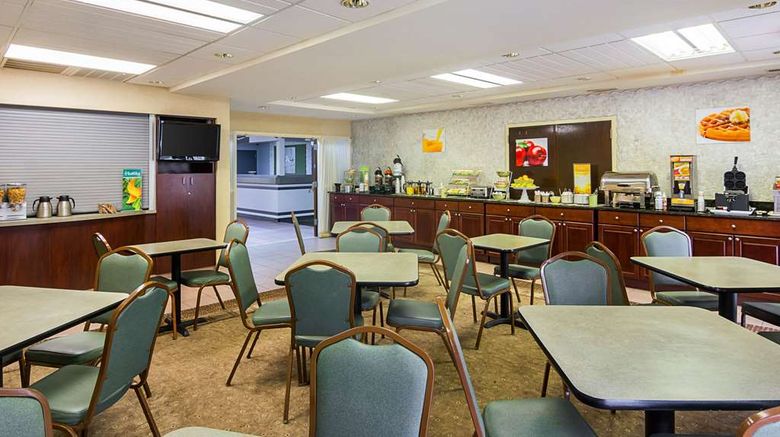 <b>Quality Inn & Suites Kearneysville Restaurant</b>. Images powered by <a href="https://iceportal.shijigroup.com/" title="IcePortal" target="_blank">IcePortal</a>.