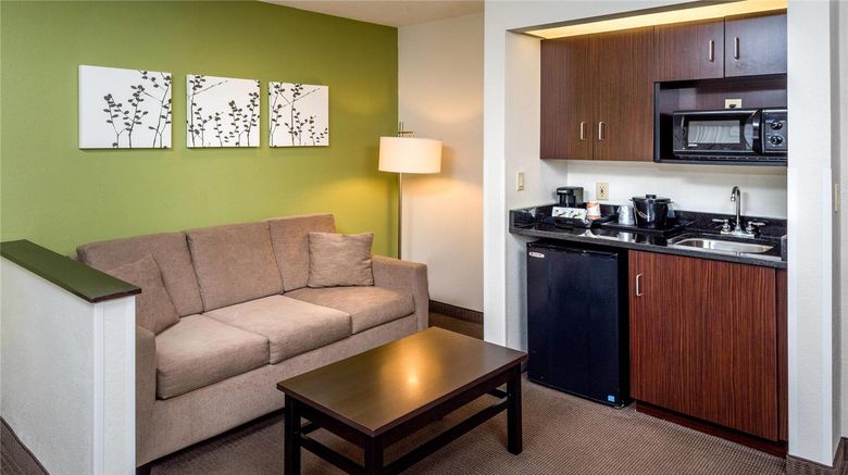 <b>Sleep Inn Suite</b>. Images powered by <a href="https://iceportal.shijigroup.com/" title="IcePortal" target="_blank">IcePortal</a>.