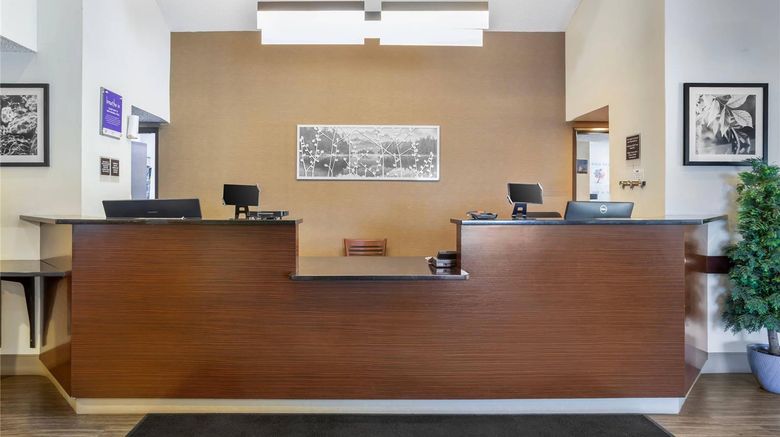 <b>Sleep Inn Lobby</b>. Images powered by <a href="https://iceportal.shijigroup.com/" title="IcePortal" target="_blank">IcePortal</a>.
