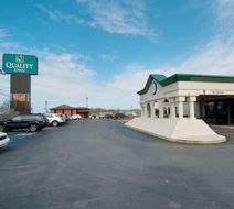 Quality Inn Exterior