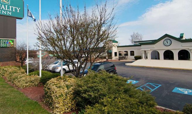 Quality Inn Exterior