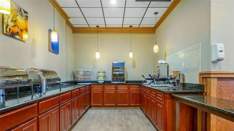 Comfort Inn - Wheeling East Restaurant