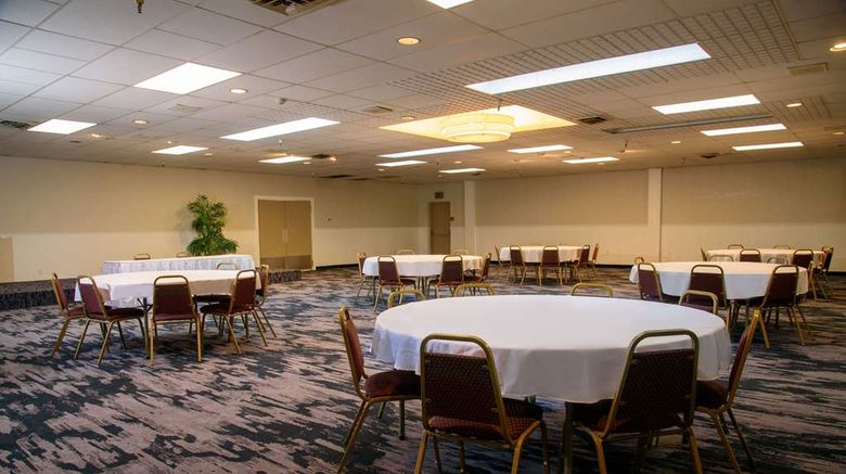<b>Quality Inn Lewisburg Meeting</b>. Images powered by <a href="https://iceportal.shijigroup.com/" title="IcePortal" target="_blank">IcePortal</a>.