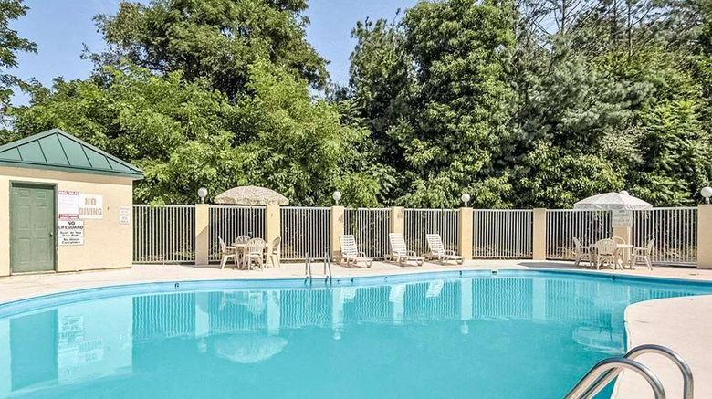 <b>Clarion Pointe Pool</b>. Images powered by <a href="https://iceportal.shijigroup.com/" title="IcePortal" target="_blank">IcePortal</a>.