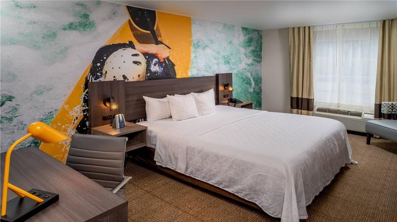 <b>Clarion Pointe Room</b>. Images powered by <a href="https://iceportal.shijigroup.com/" title="IcePortal" target="_blank">IcePortal</a>.